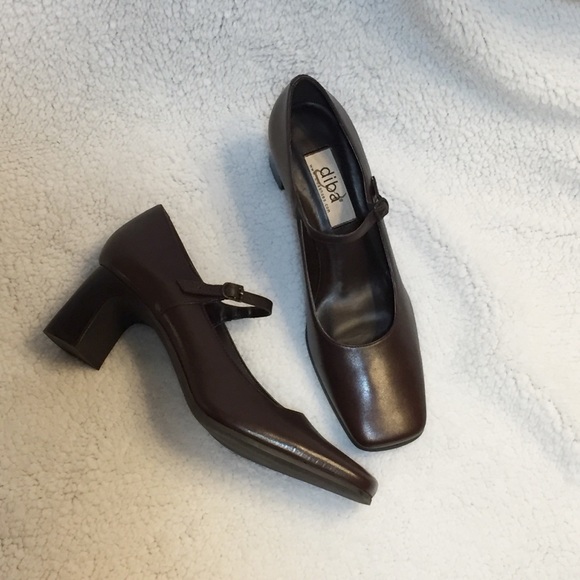 square toe mary jane shoes